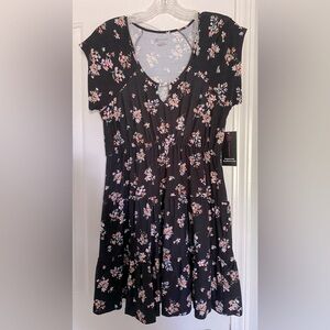 NEW NWT No Boundaries Women’s Floral Black Dress Flutter Sleeves Size Large L